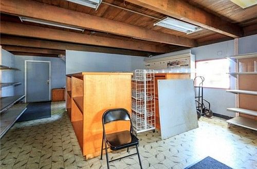 5th image of 405 W Heron St