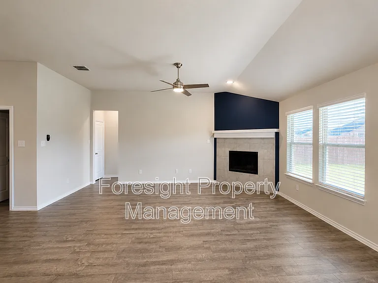 538 Concho St — Photo 16