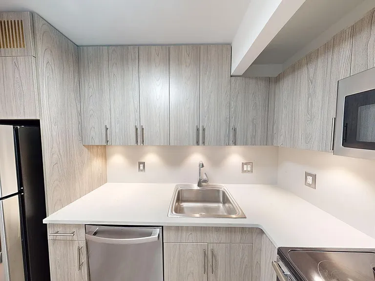 121 Reade St #4C — Photo 9