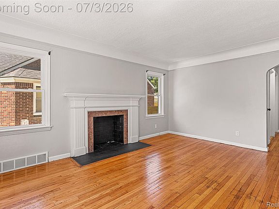3rd image of 12085 Laing St