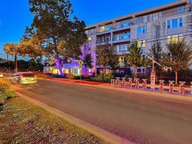 1900 Barton Springs Rd #5017 — Photo 22