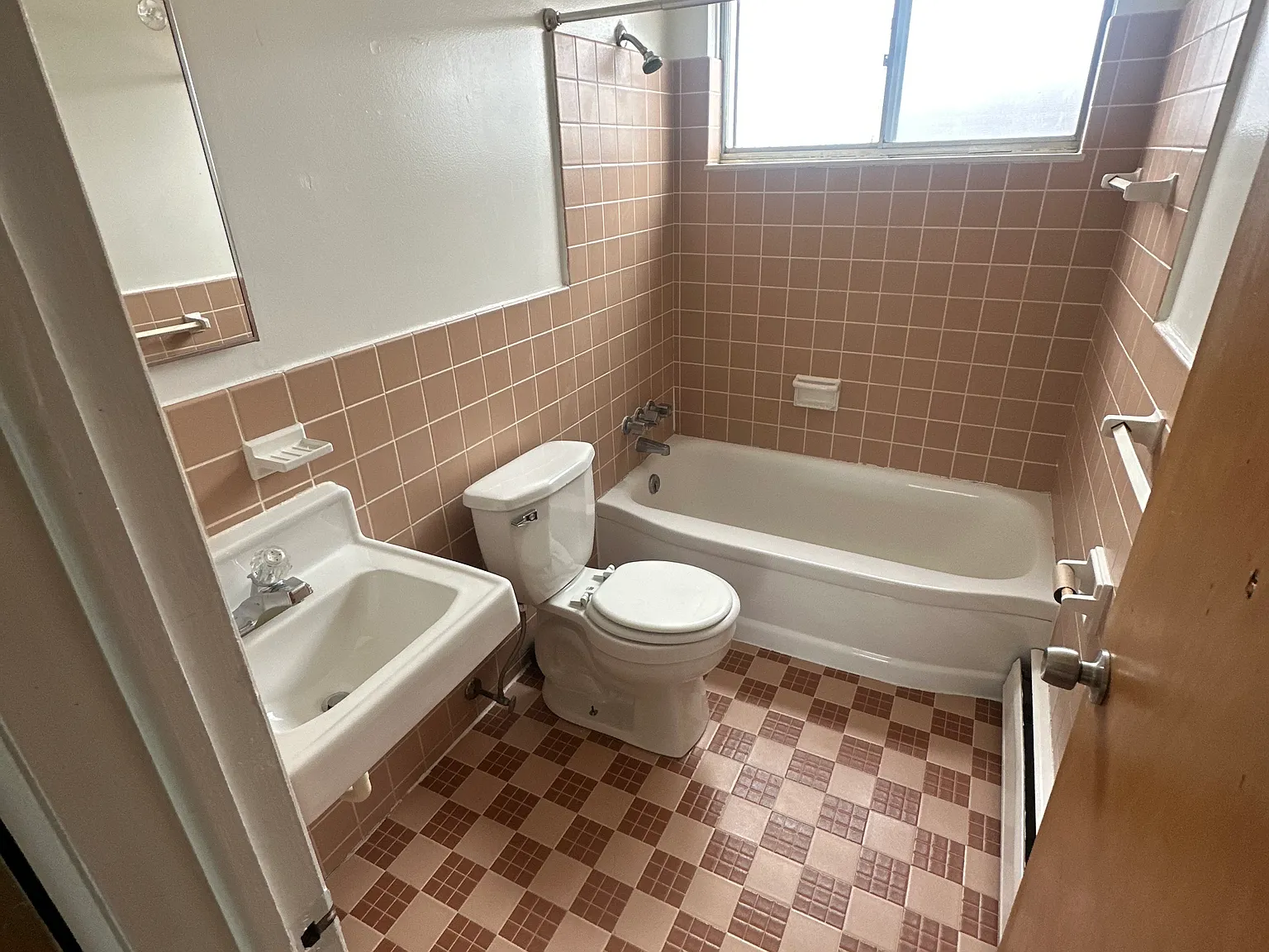 1 bed, 800 sqft, $975 — Photo 2