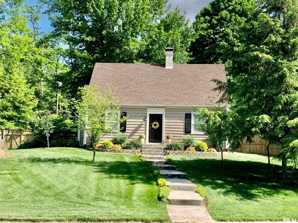 2 Fairview Ct, Jacksonville, IL 62650