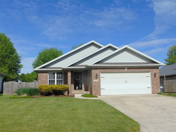 1605 S Midway Dr, Yorktown, IN 47396