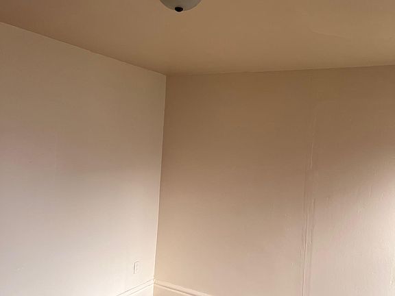 3rd image of 605 Pine Ave #2