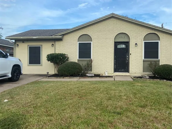 1711 Canary Cir, League City, TX 77573