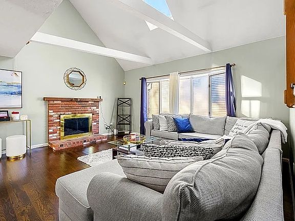 3rd image of 203 Copperwood Dr