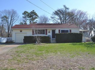 135 Dovecote Ln, Central Islip, NY 11722