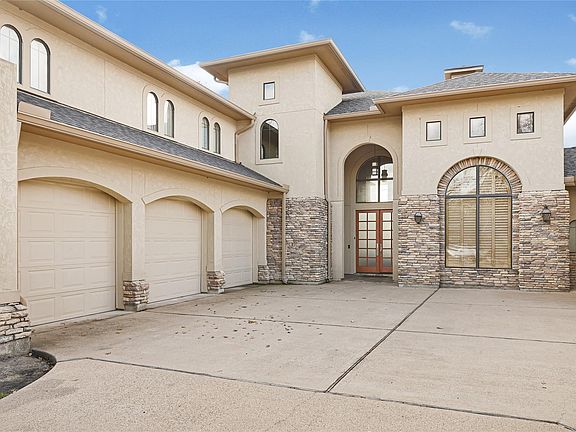 3rd image of 3519 Brookhaven Dr
