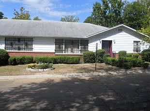 2nd image of 701 School St