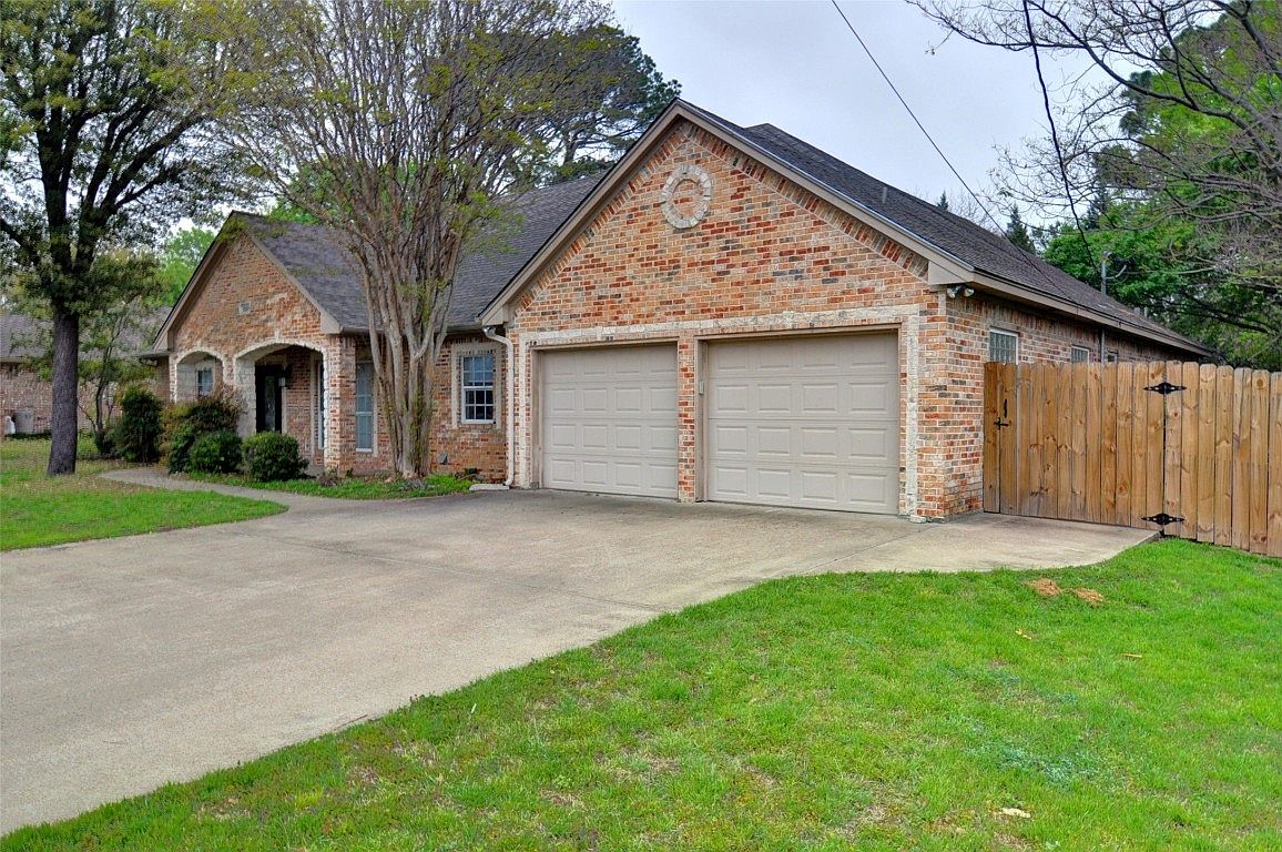 1206 3rd St, Granbury, TX 76048 MLS 20290608 Zillow