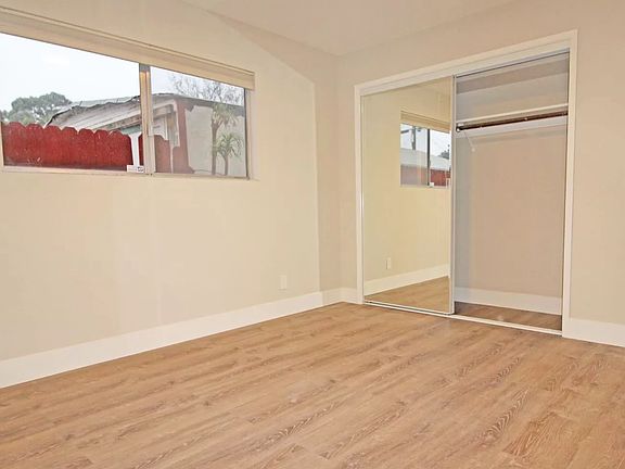 4th image of 3466 Paxton Ave #1