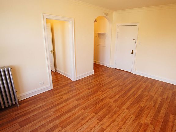 2nd image of 2534 N Sawyer Ave #209