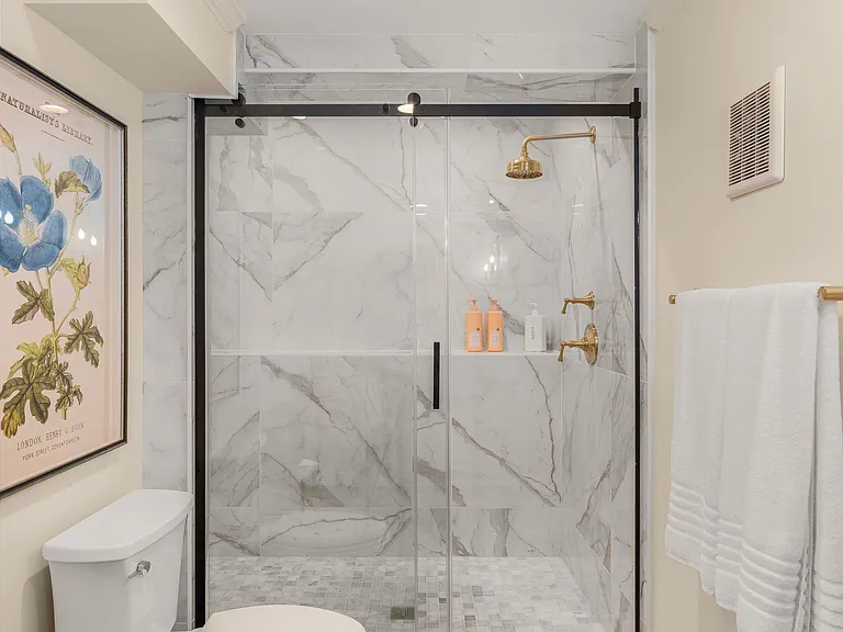 4701 Beach Dr SW — Photo 26