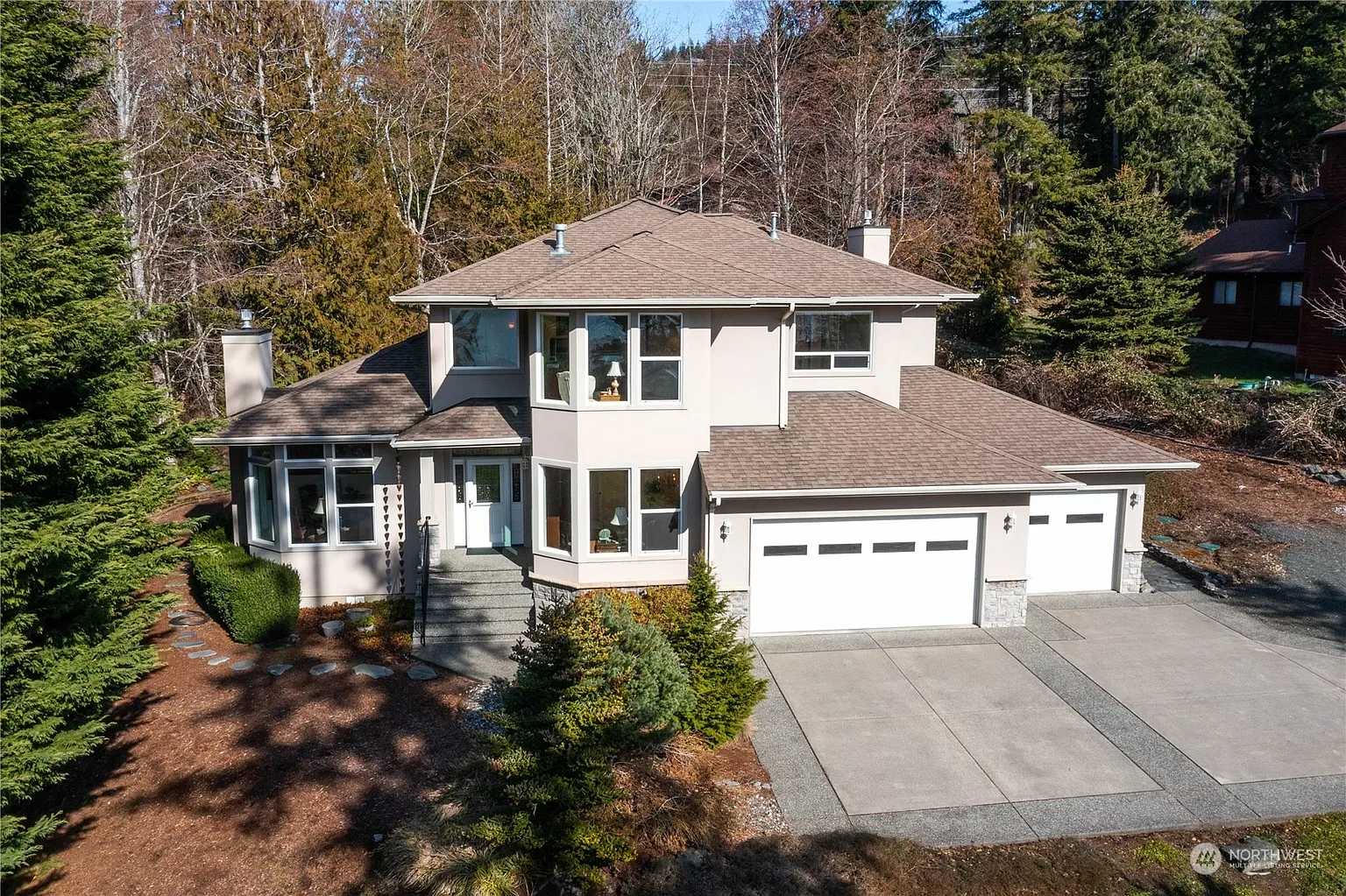 3049 Lakeshore Road photo 1