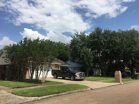 2nd image of 4902 Deerwood Cir