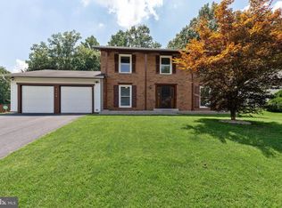 9162 Rockefeller Ln, Springfield, VA 22153
