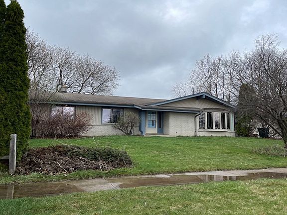 3rd image of W180N821 Town Hall Rd