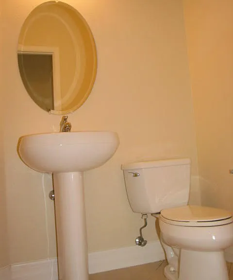 539 Hedgewood Dr — Photo 9