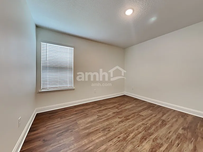 518 Onate Cir — Photo 17