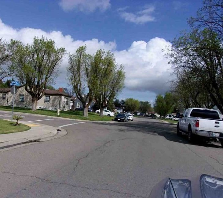 Exterior Neighborhood (street photo)