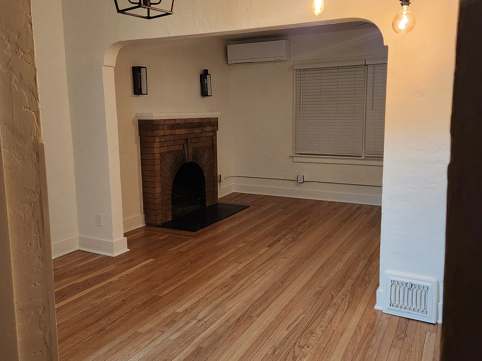 1 bed, 700 sqft, $1,900 — Photo 4