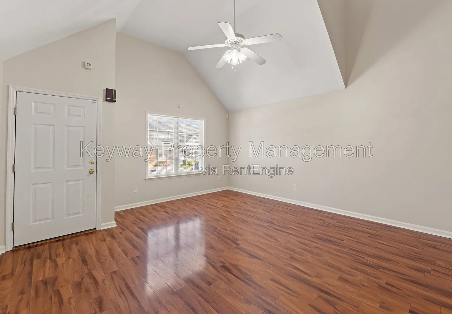 3 bed, 2.0 bath, 1752 sqft, $1,735 — Photo 3