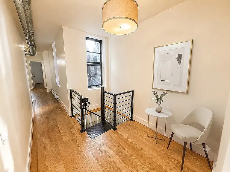 363 Sumpter St #1R — Photo 8