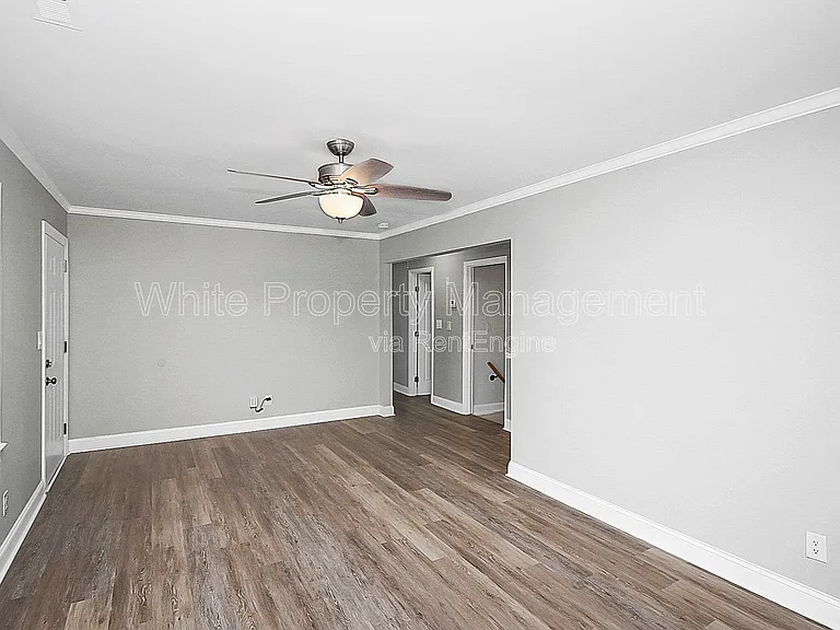 604 Westwood Cir — Photo 3