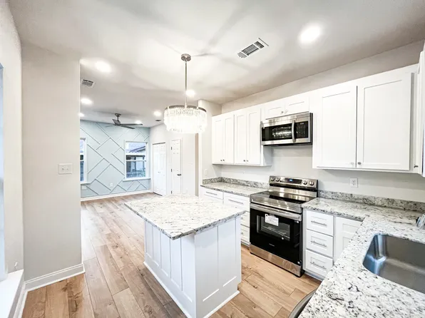 4795 Avenue G, Zachary, LA 70791