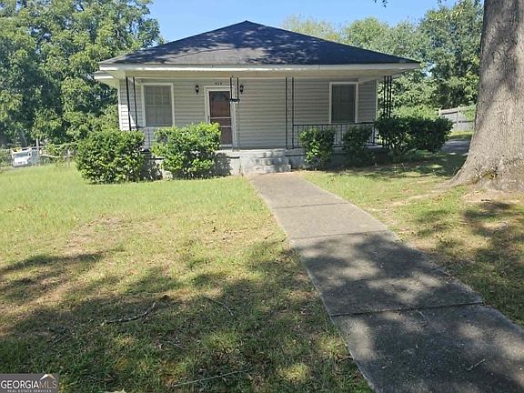 2nd image of 428 Line St