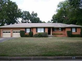 605 Woodcrest Ln, Longview, TX 75601