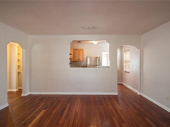4th image of 5222 S Puritan Ave