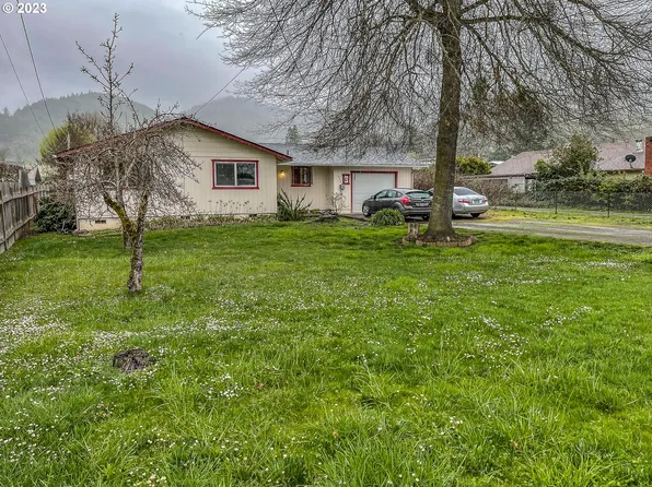 358 Weaver Ave, Myrtle Creek, OR 97457