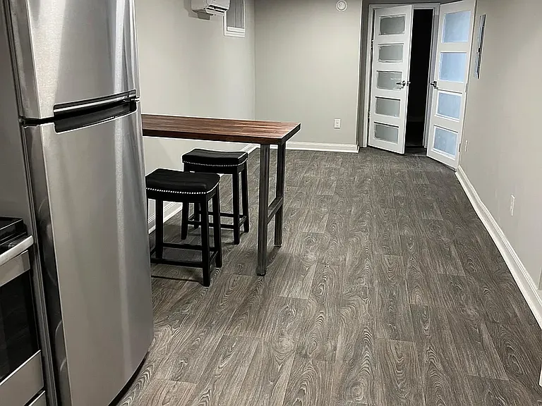 2 Wellington Ct #D — Photo 4