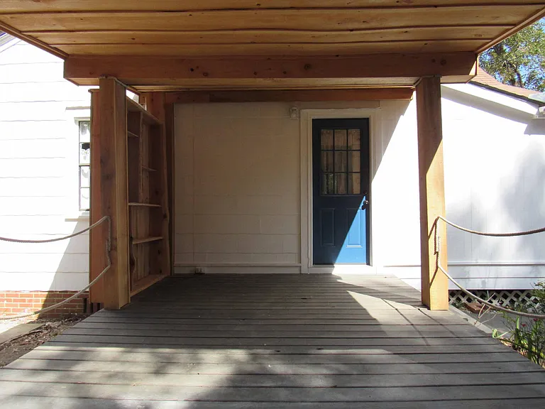 1401 Brown Ave — Photo 5