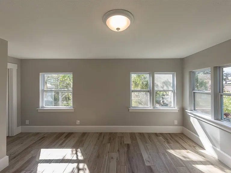 4307 Avenue Q — Photo 22