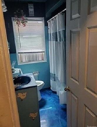 5th image of 14920 Sorrento St
