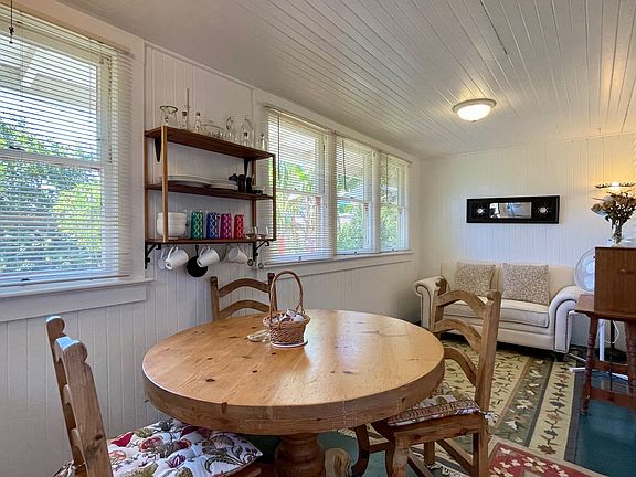 4th image of 1727 Chorro St