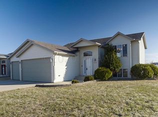 1127 39th Ave W, West Fargo, ND 58078