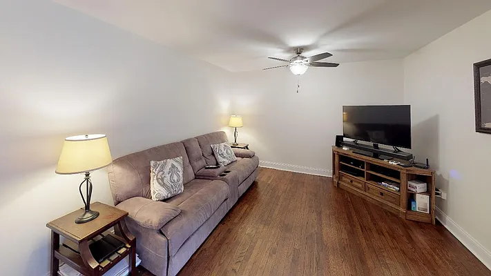 Sold by Metro Garden Realty NYC | media 23