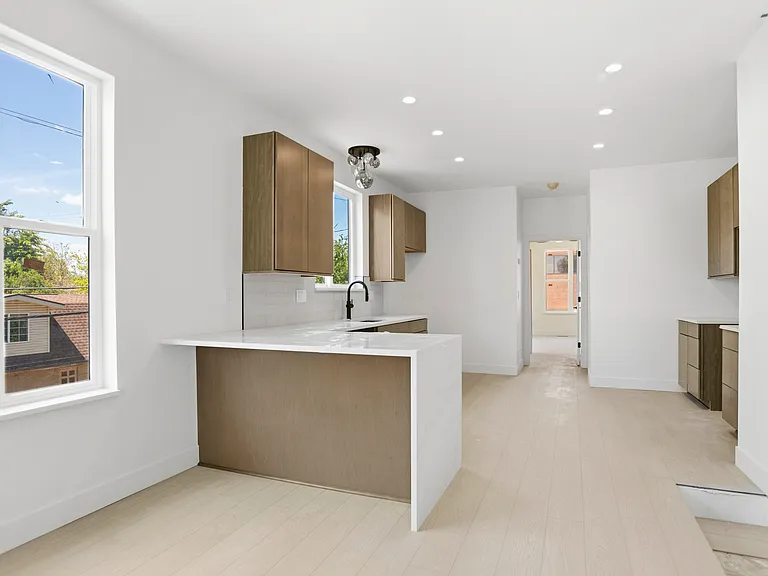 W 37th Ave — Photo 6