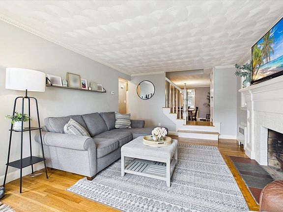 5th image of 65 Turner St
