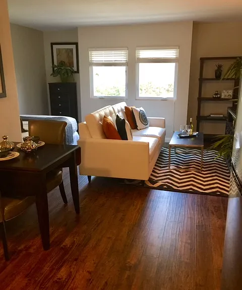 The Tides Apartments — Photo 3