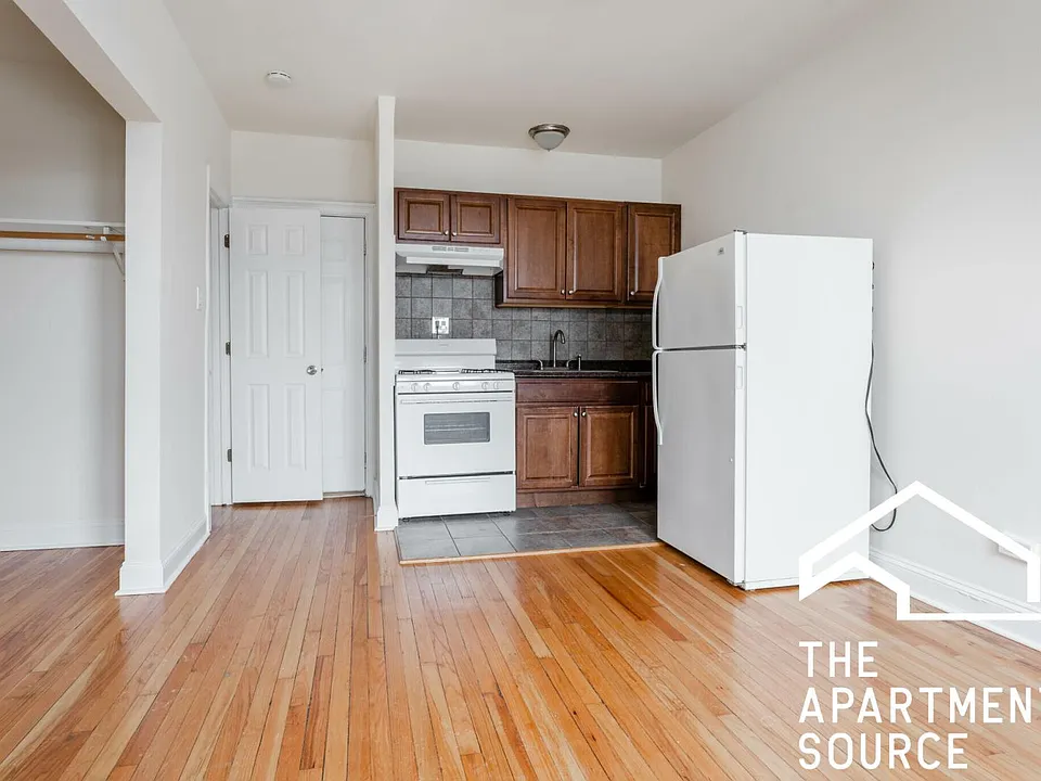 2733 N Milwaukee Ave #312