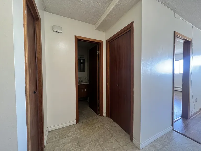 2249 Cornwall St — Photo 15