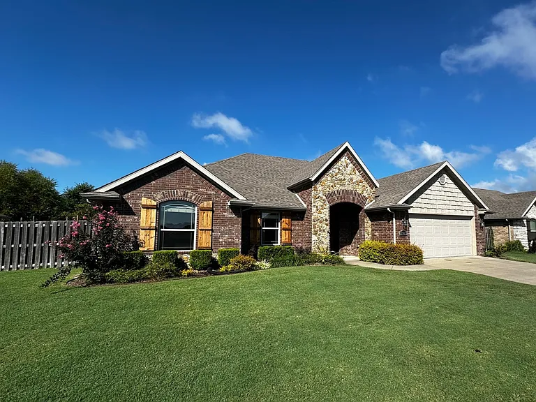 2903 N Raven Ln — Photo 1