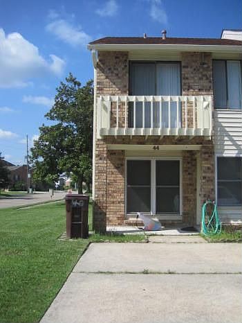 1st image of 44 Stanton Hall Dr