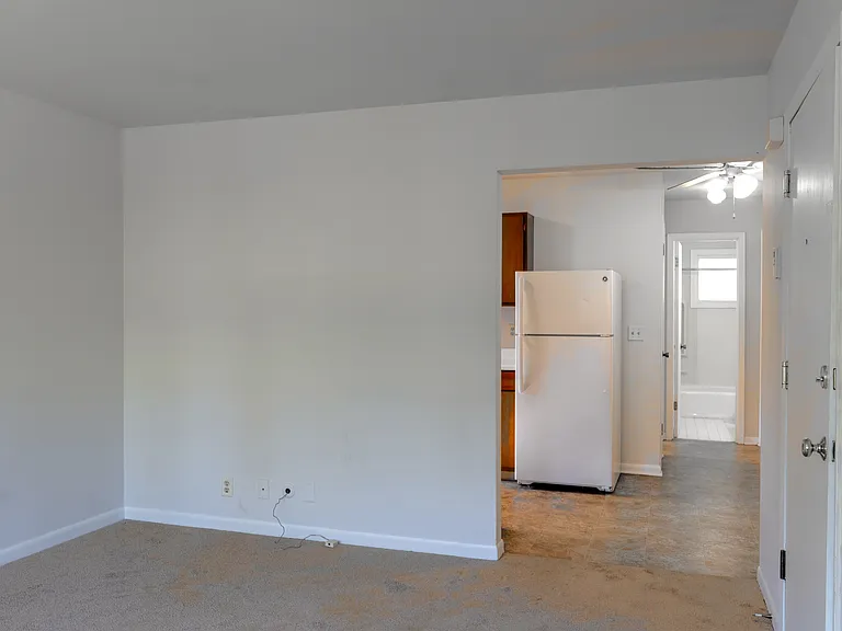 944 E Street — Photo 21