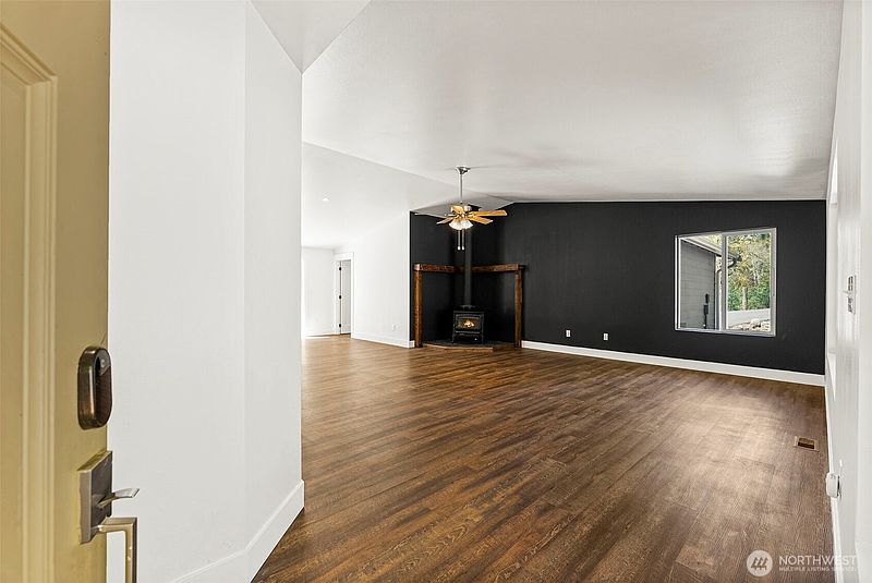 5th image of 23430 Fisk Road E